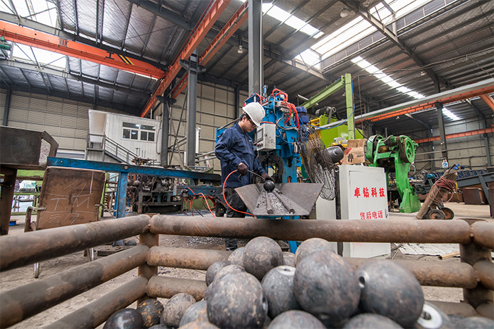 宜昌网架配件-螺栓球加工车间